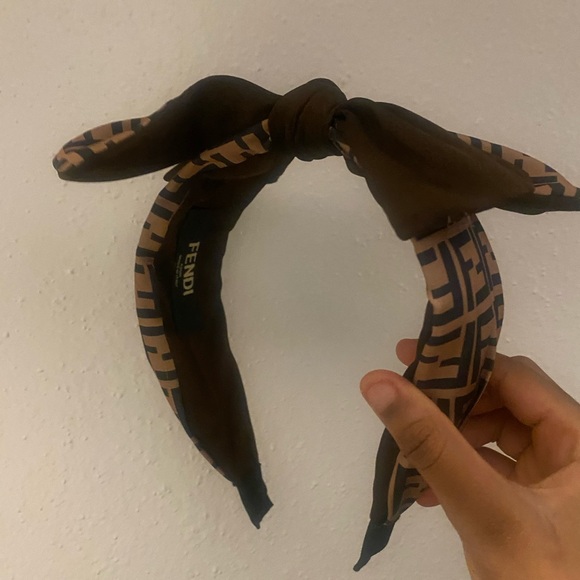 Beautiful FF headband - Picture 3 of 3